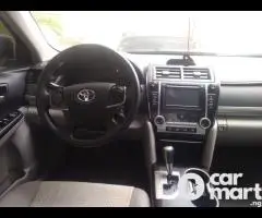 Toyota Camry le 2012
