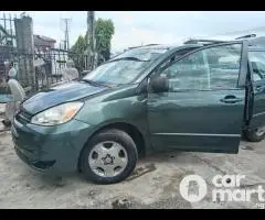 Foreign Used 2005 Toyota Sienna