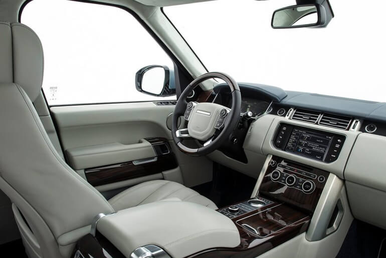 Interior of the 2015 Range Rover front seat